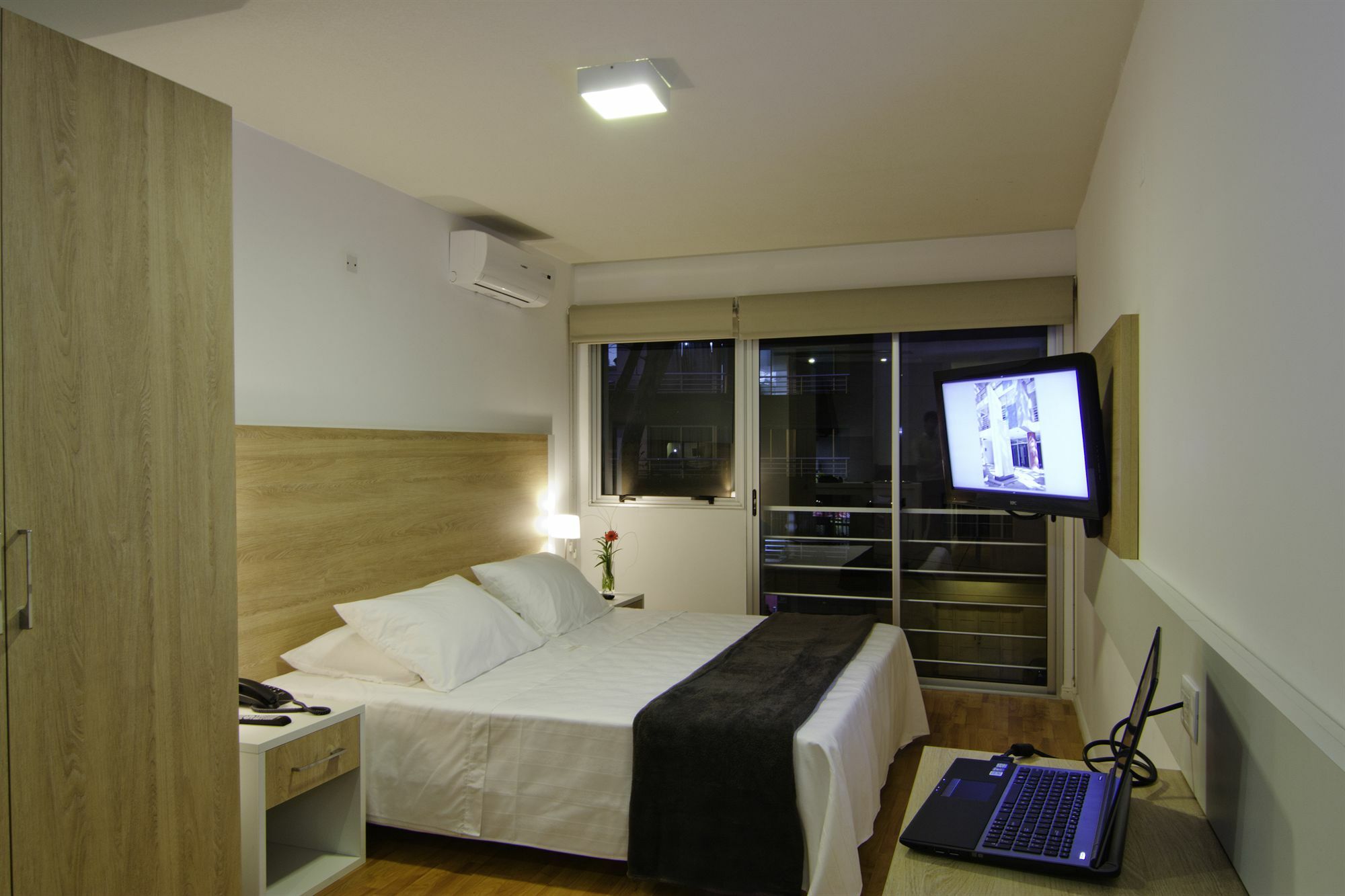 Massini Suites Монтевидео Экстерьер фото